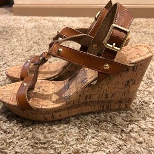 Cork style wedges